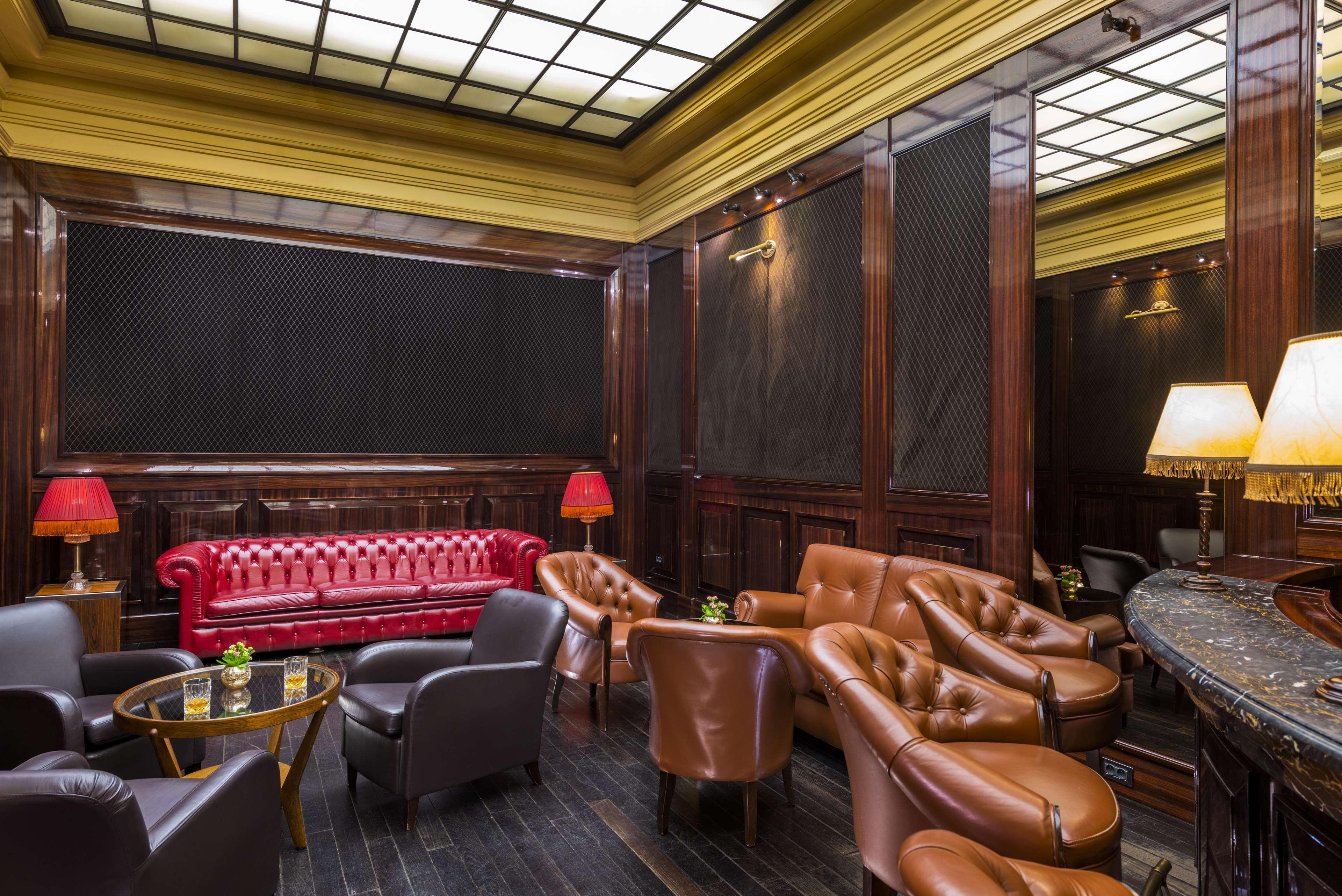 Hotel Nh Collection Prague Carlo IV Extérieur photo The interior of the bar