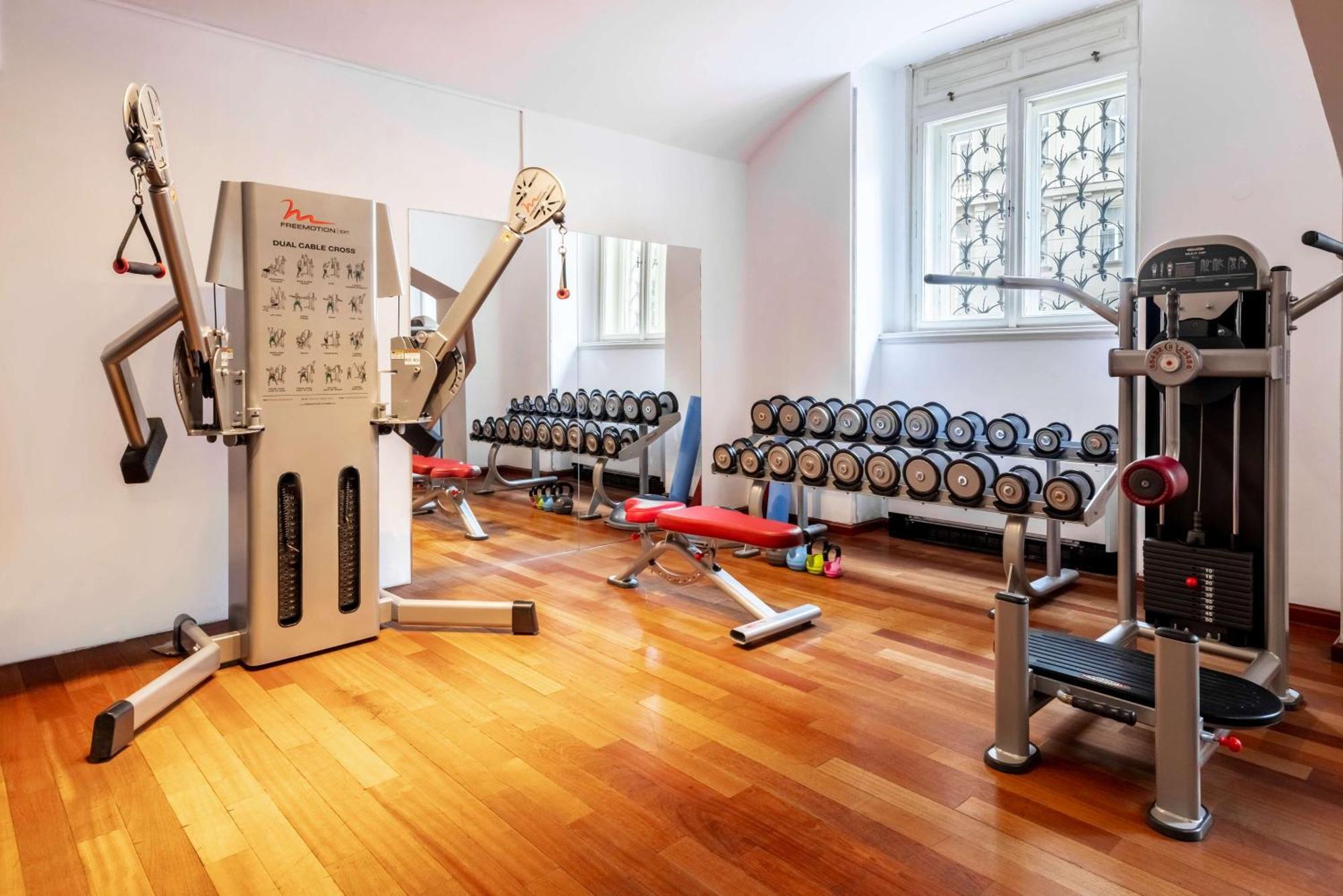Hotel Nh Collection Prague Carlo IV Extérieur photo A typical gym