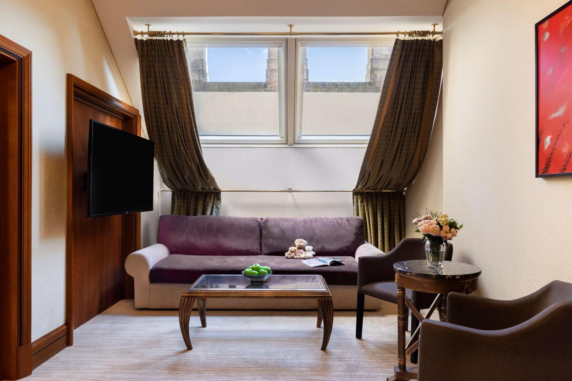 Hotel Nh Collection Prague Carlo IV Extérieur photo A suite at the hotel