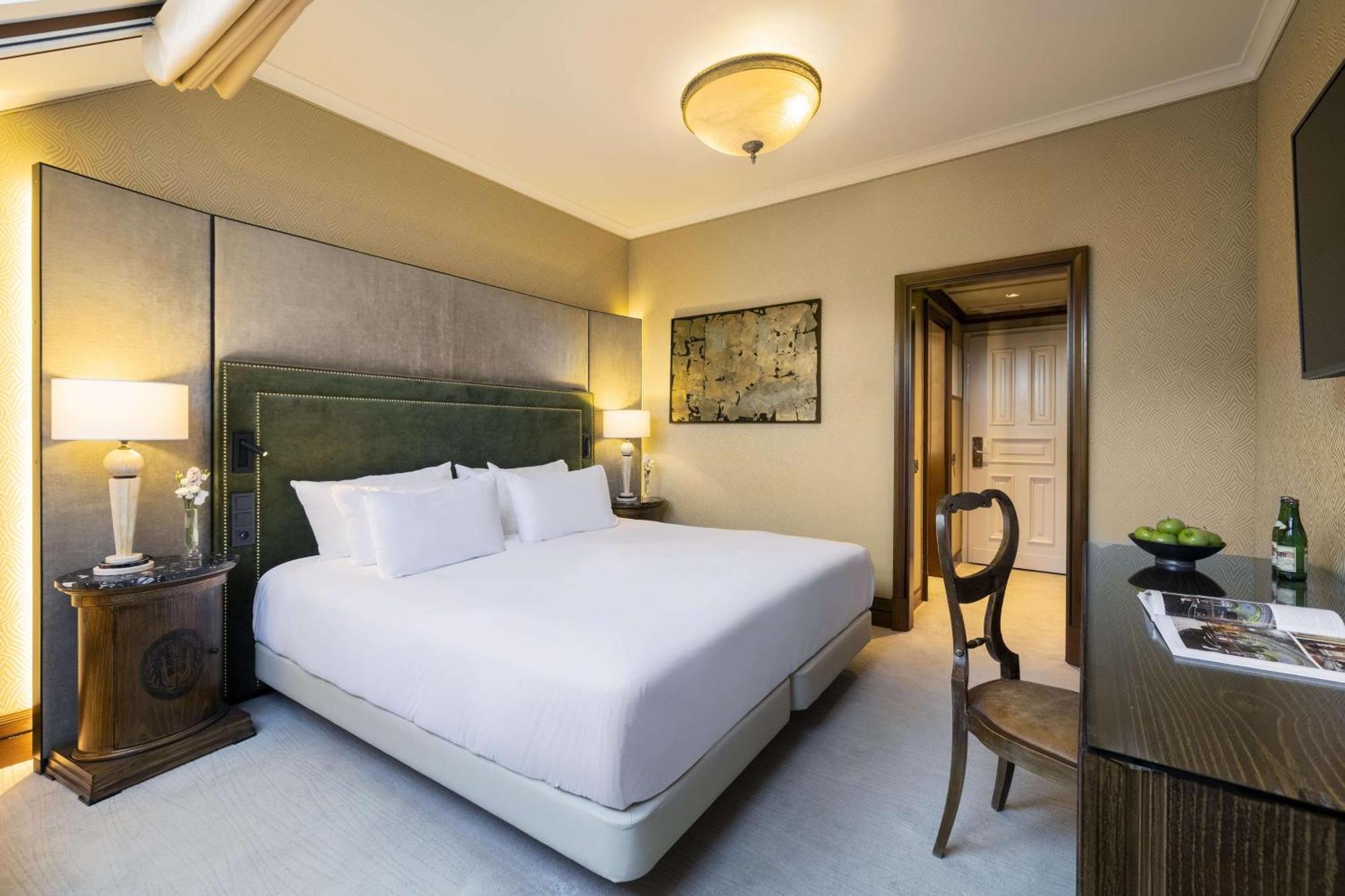 Hotel Nh Collection Prague Carlo IV Extérieur photo A room at the hotel