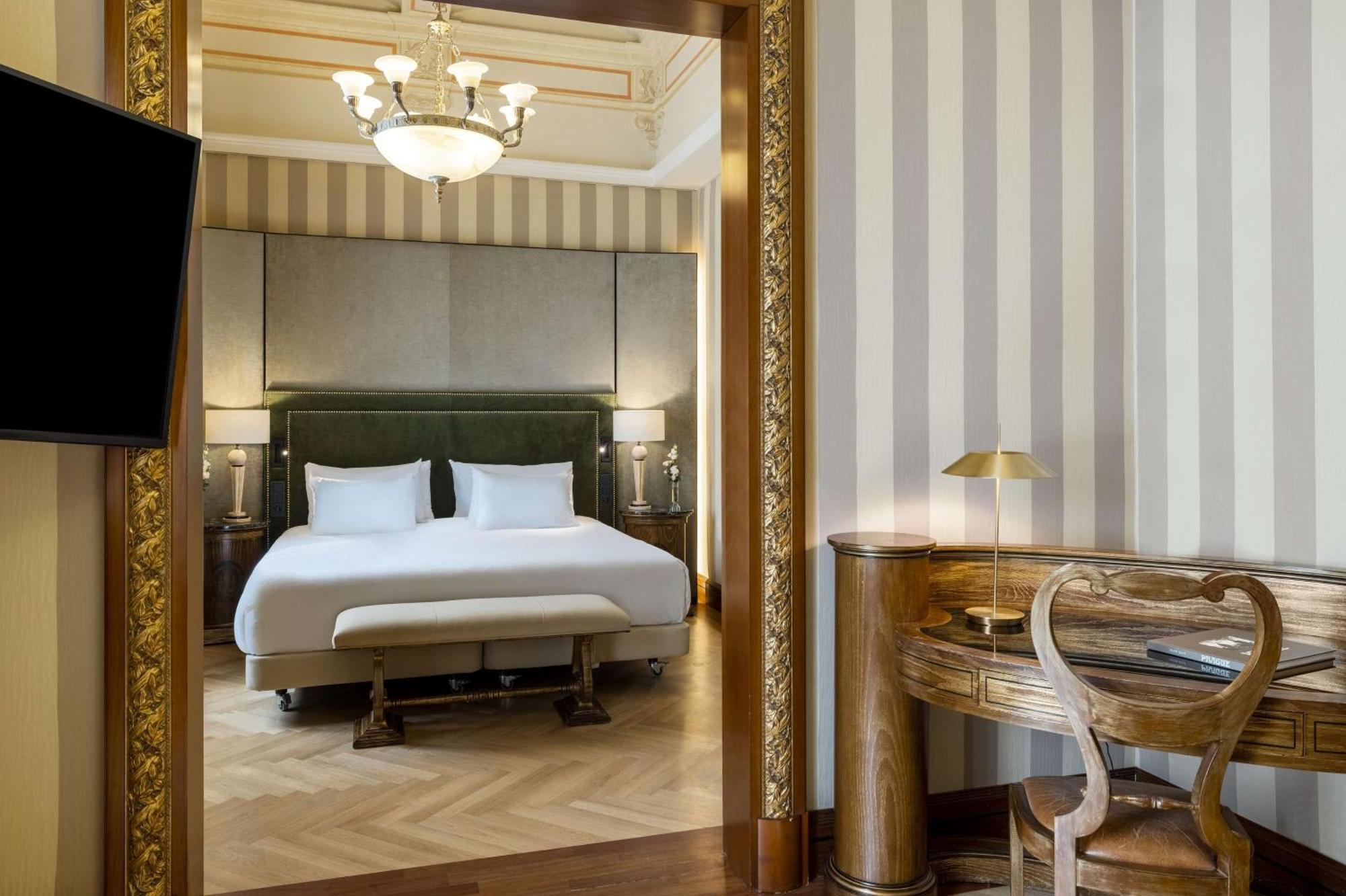 Hotel Nh Collection Prague Carlo IV Extérieur photo Suite