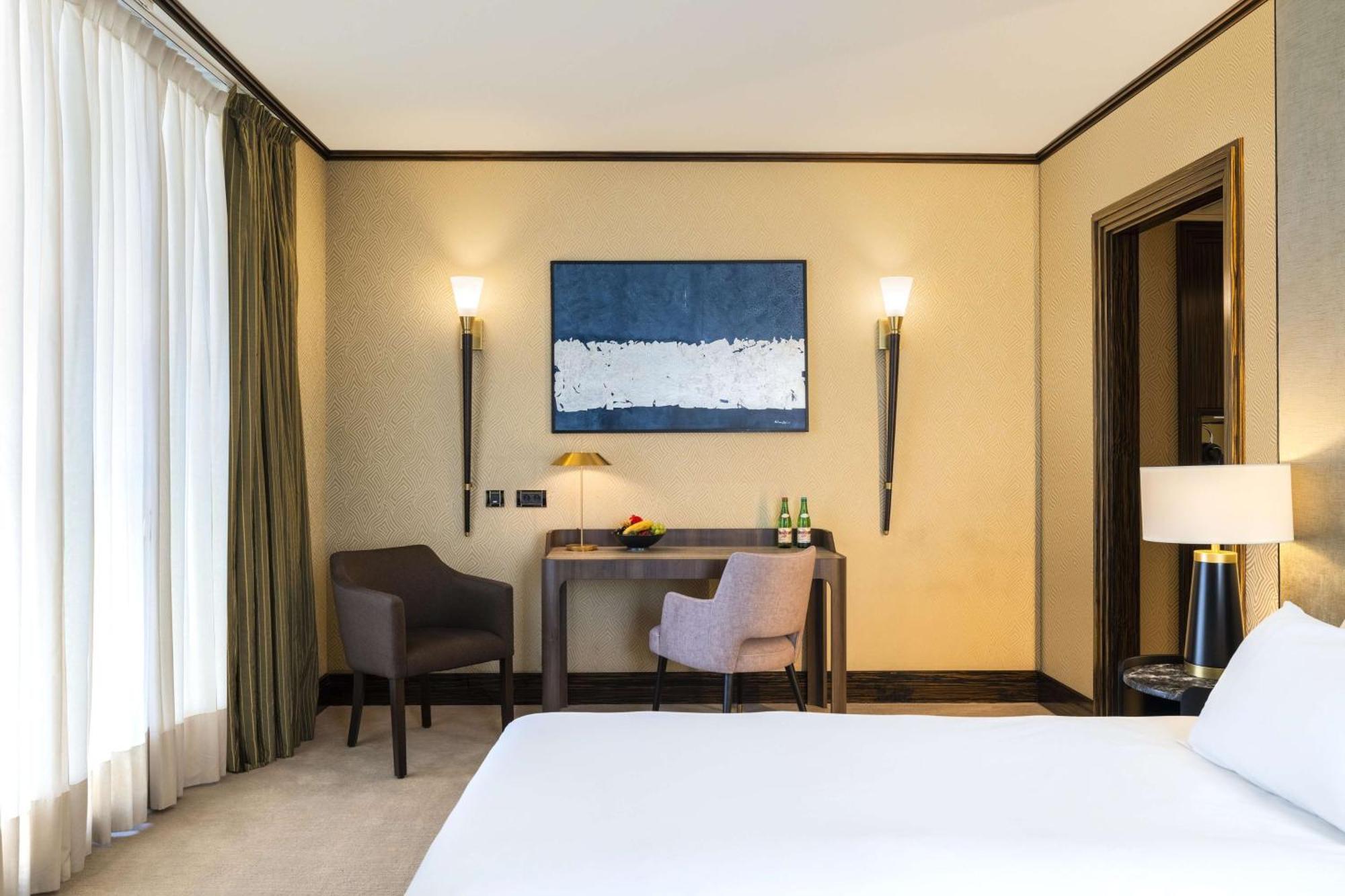 Hotel Nh Collection Prague Carlo IV Extérieur photo A room at the hotel