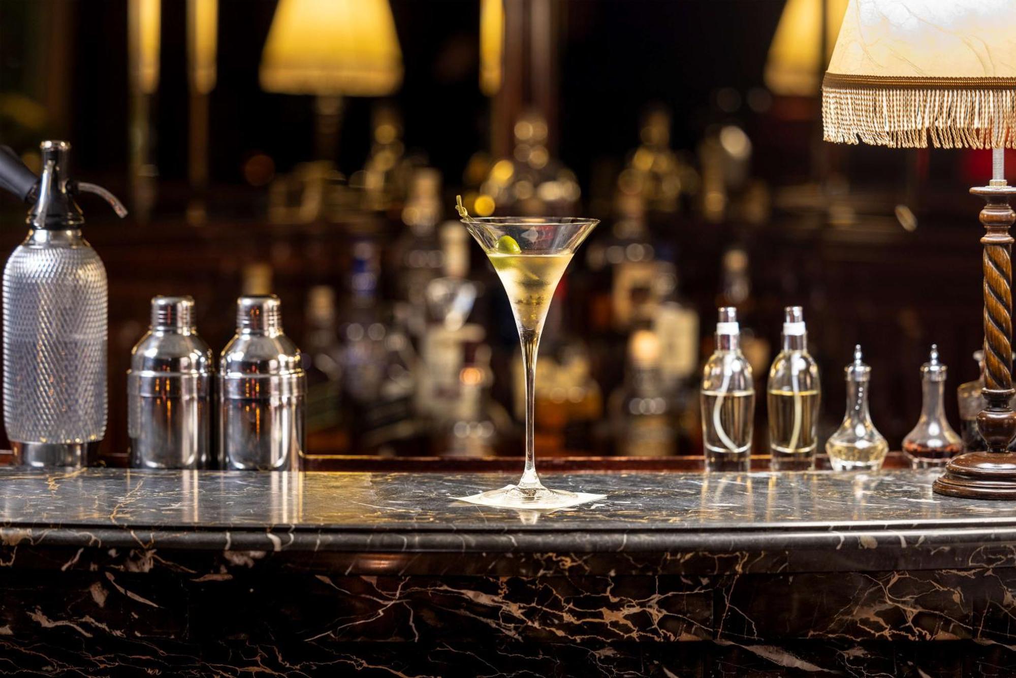 Hotel Nh Collection Prague Carlo IV Extérieur photo A dry martini