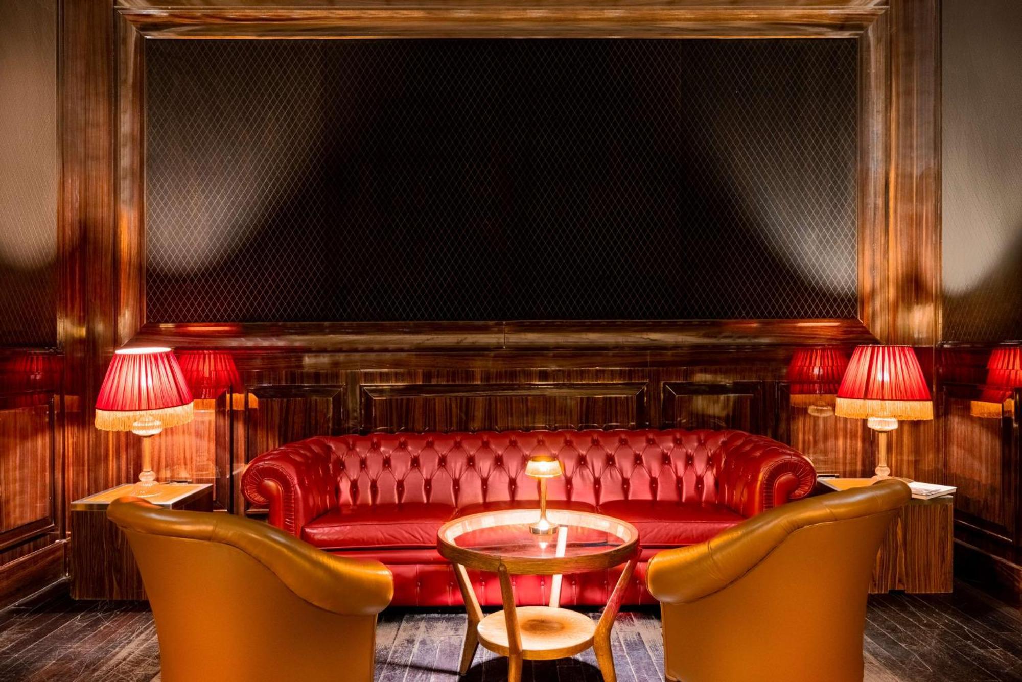 Hotel Nh Collection Prague Carlo IV Extérieur photo The interior of the bar